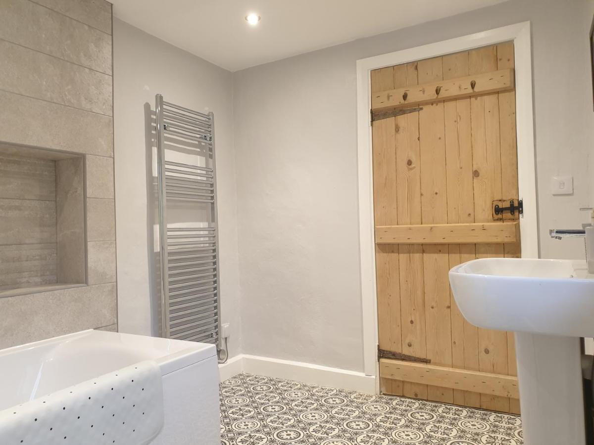 No8 3 Bed Cottage Winter Deals Offered 3 Nights Or More Nov-Mar Backbarrow Habitación foto